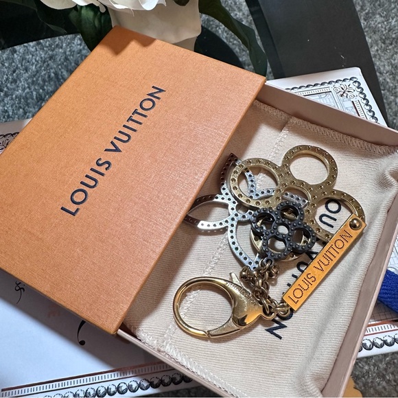 Louis Vuitton Authentic Bijoux Sac Tapage Bag Charm in Gold - Picture 6 of 7